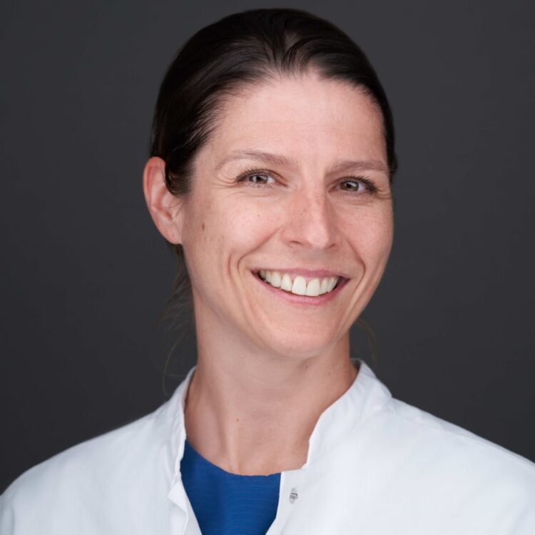 Image of Online Vet Training instructor Nicole Willems