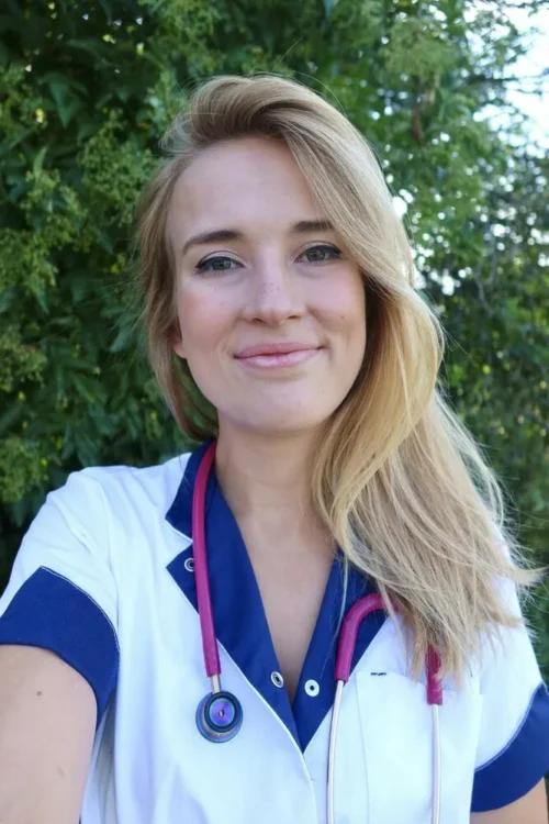 Image of Online Vet Training instructor Alexandrina Gillis